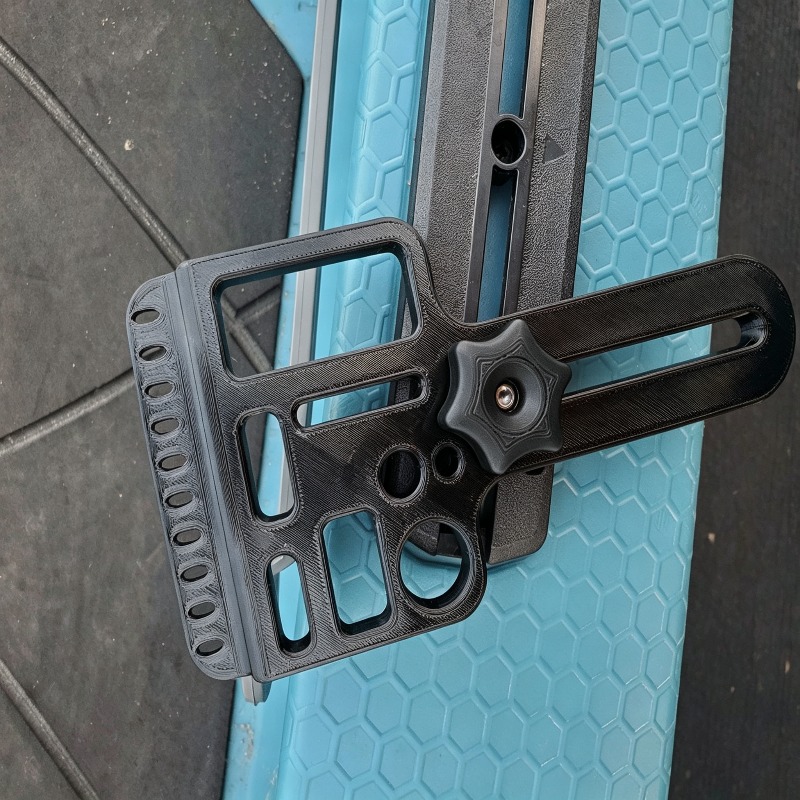 Tスロットマウント釣り道具収納ケースカヤック用頑丈なルアーオ - Fishing Kayak Crate のレビューと価格